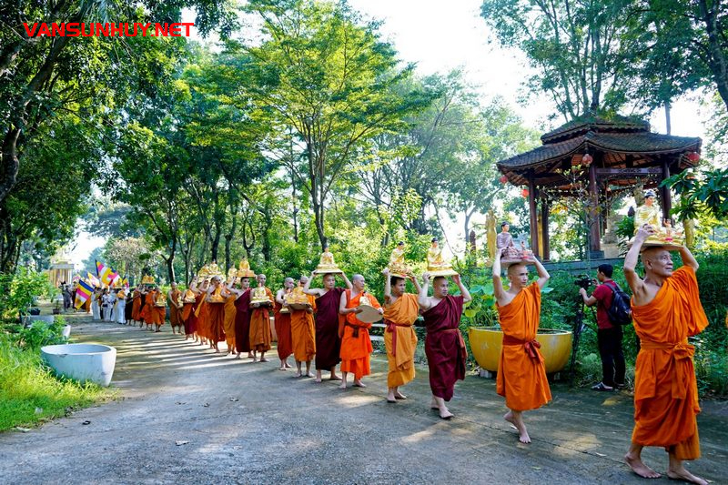 Lịch Phật Giáo: Sự Giao Thoa Giữa Thiên Văn Và Tâm Linh